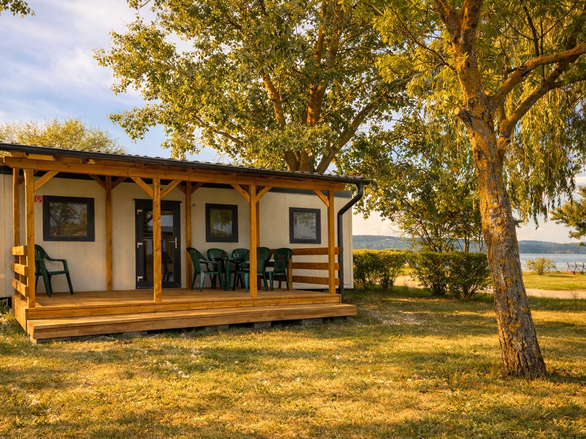 balatoni kemping közvetlenül a Balaton parton Lakeside mobilház