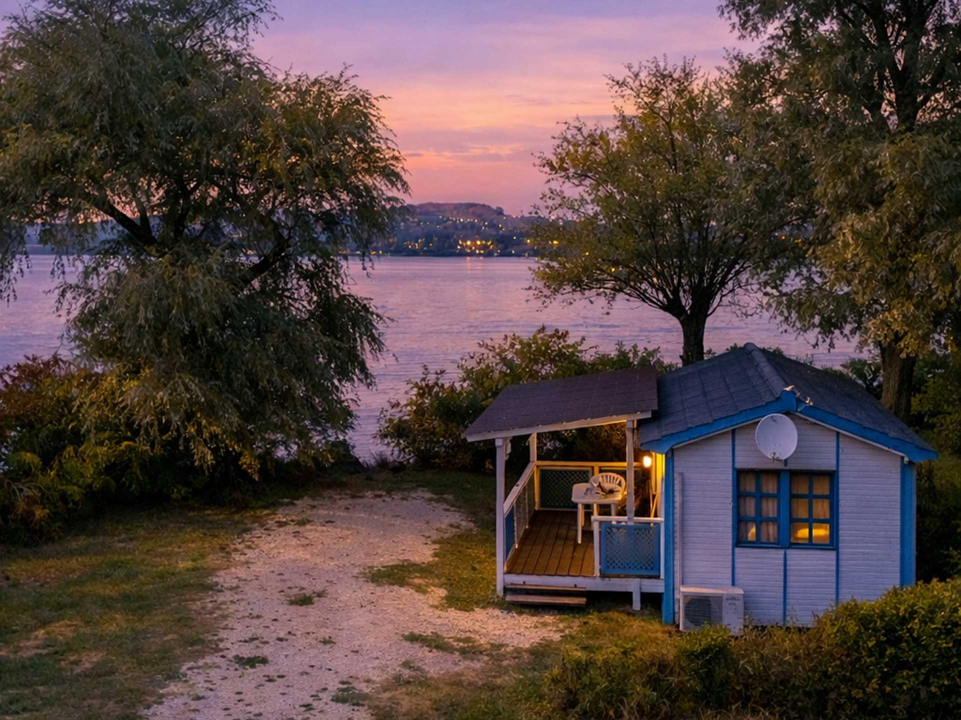 balatoni kemping közvetlenül a Balaton parton Lakeside mobilház