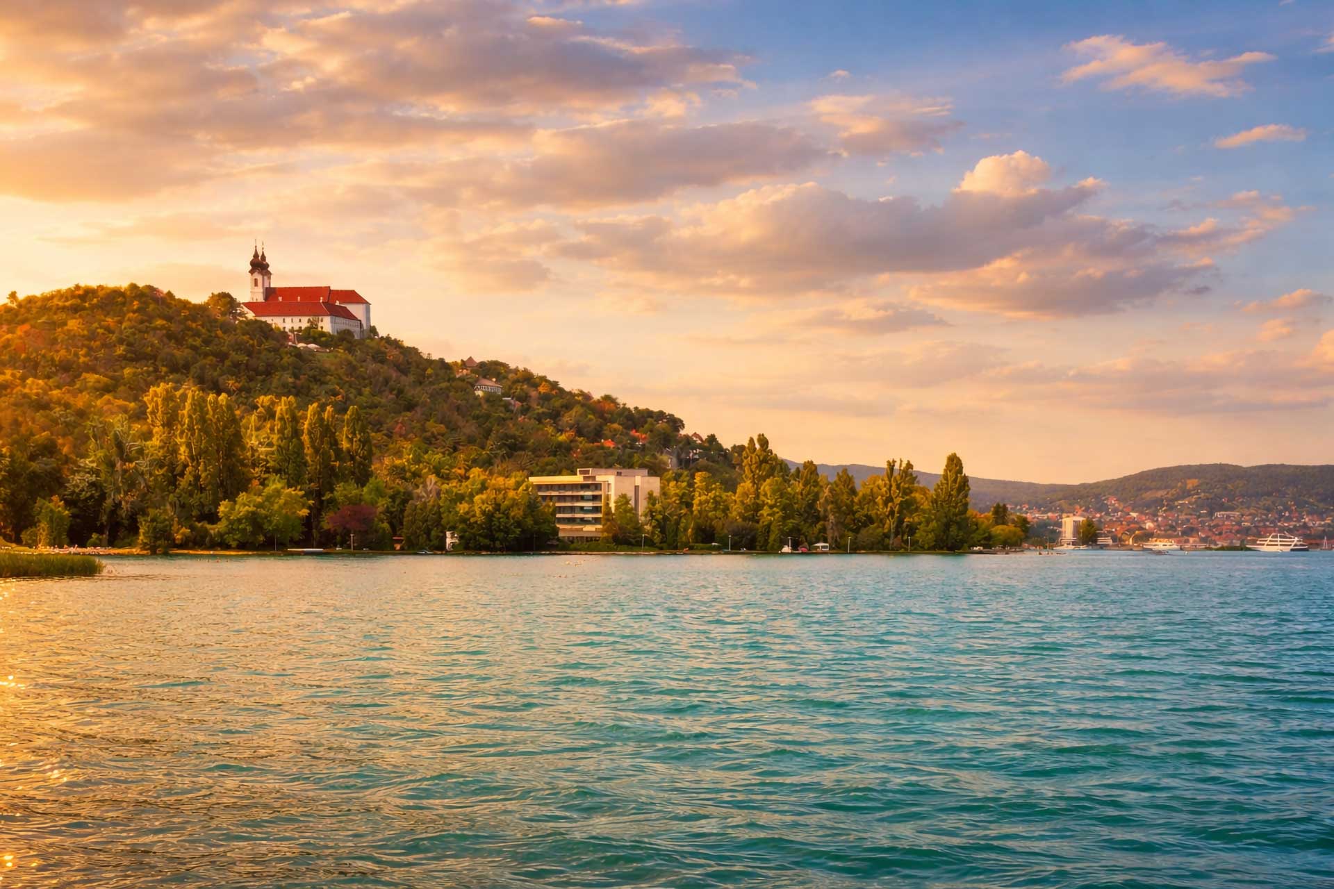 balatoni kemping közvetlenül a Balaton parton tihanyi panoráma