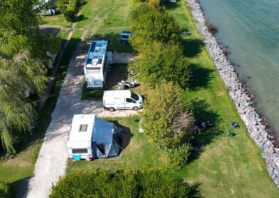 lakókocsi lakóautó parcella strandparcella Mirabella Camping Zamárdi Balaton