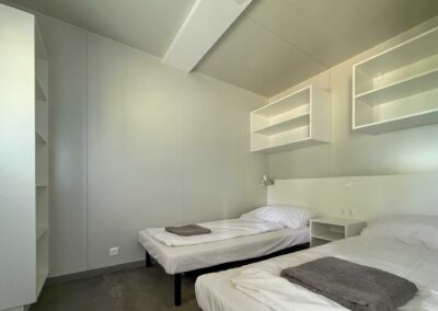 mobilház apartman Balaton parti szállás Mirabella Camping hálószoba