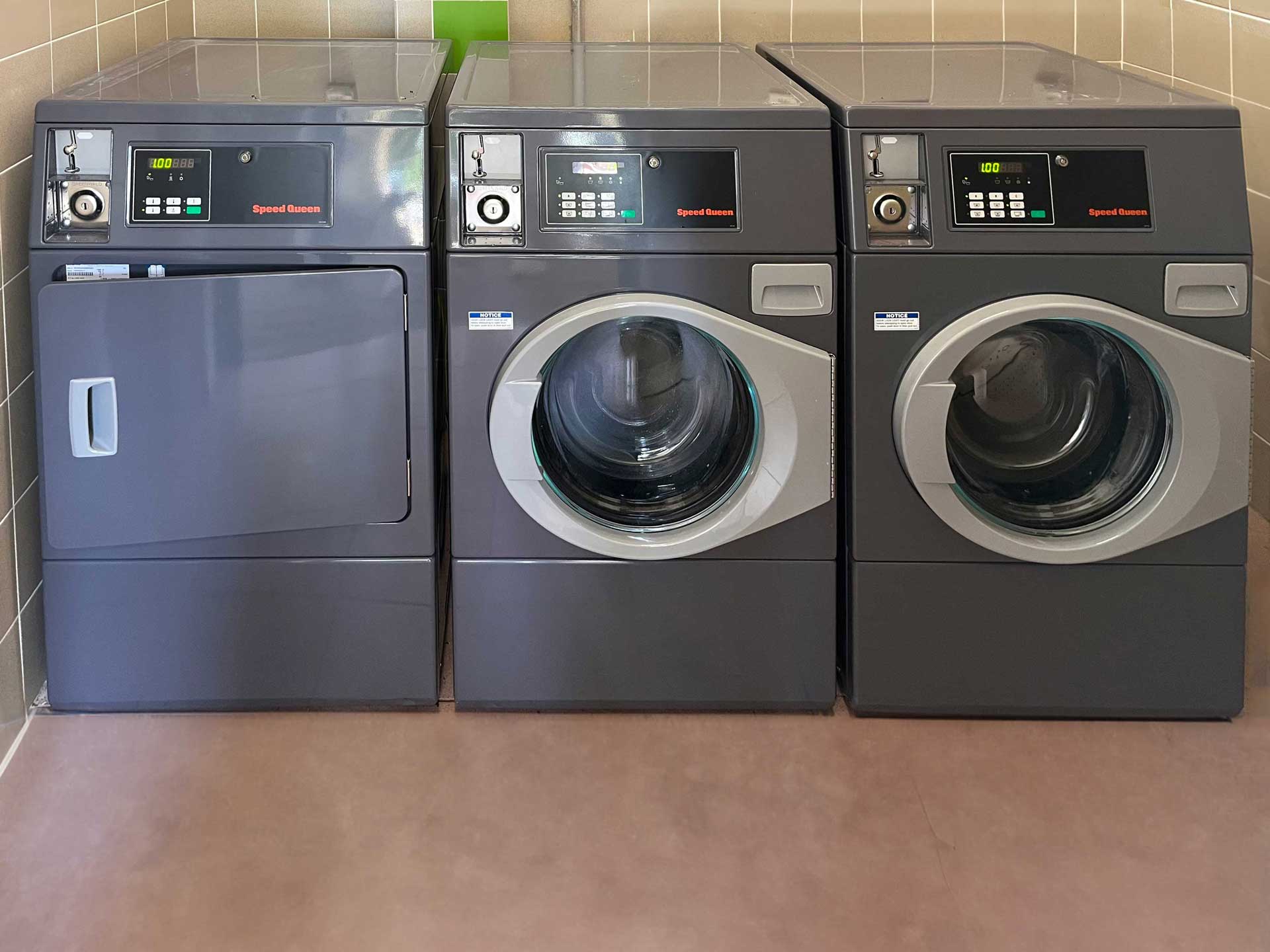 Beachfront accommodation in Zamárdi, where everything is about relaxation 11 Laundry dryer washing machine Mirabella Camping