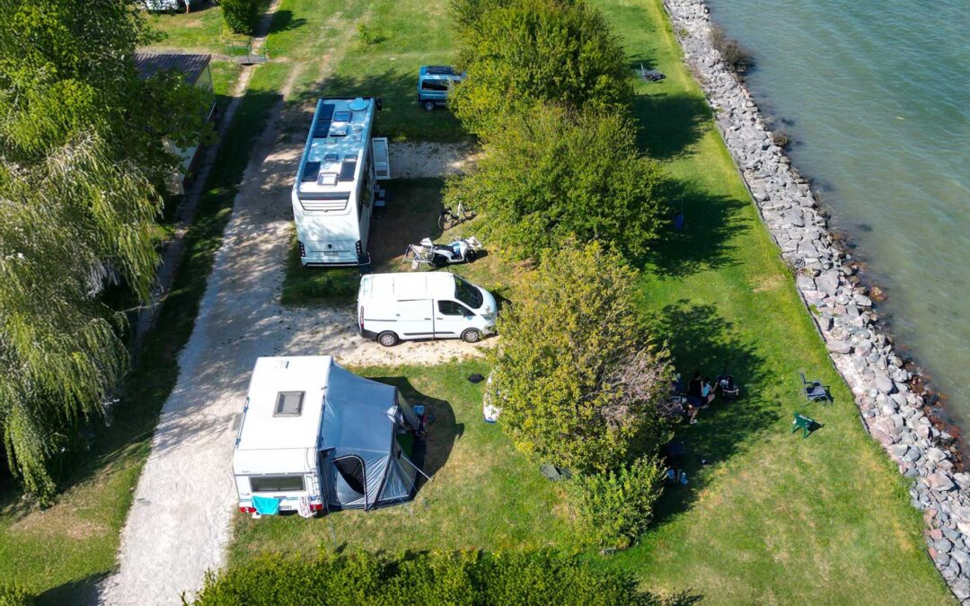 parcella lakókocsi Balaton kemping strandparcella