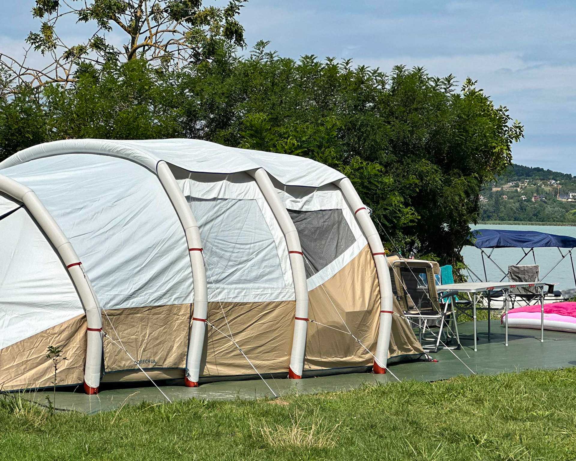 A sátrazás új szintje a Balaton-parton 7 sátrazás Balaton part Mirabella Camping sátor helyek