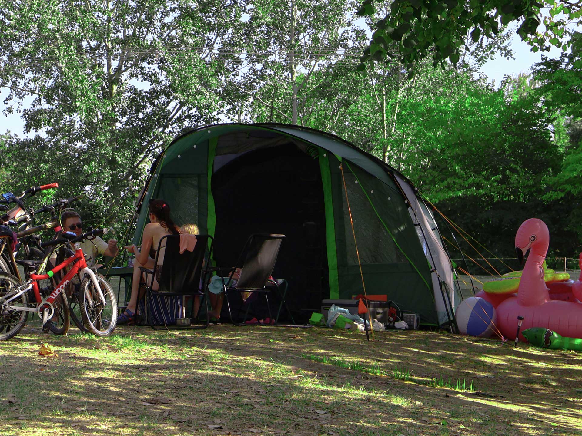A sátrazás új szintje a Balaton-parton 8 sátrazás Balaton part Mirabella Camping sátor helyek