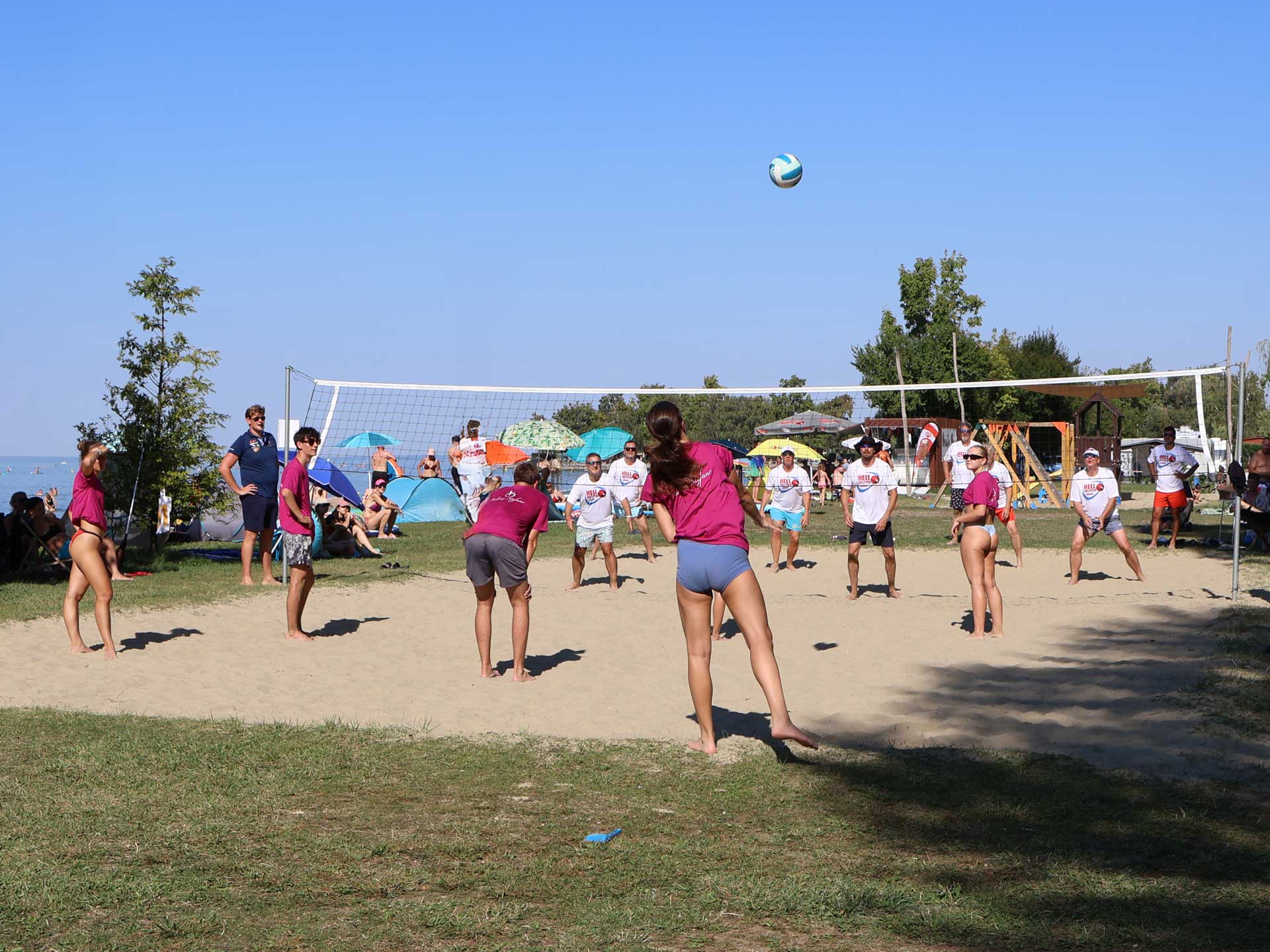 utószezon szállás röplabda Balaton Zamárdi Mirabella Camping
