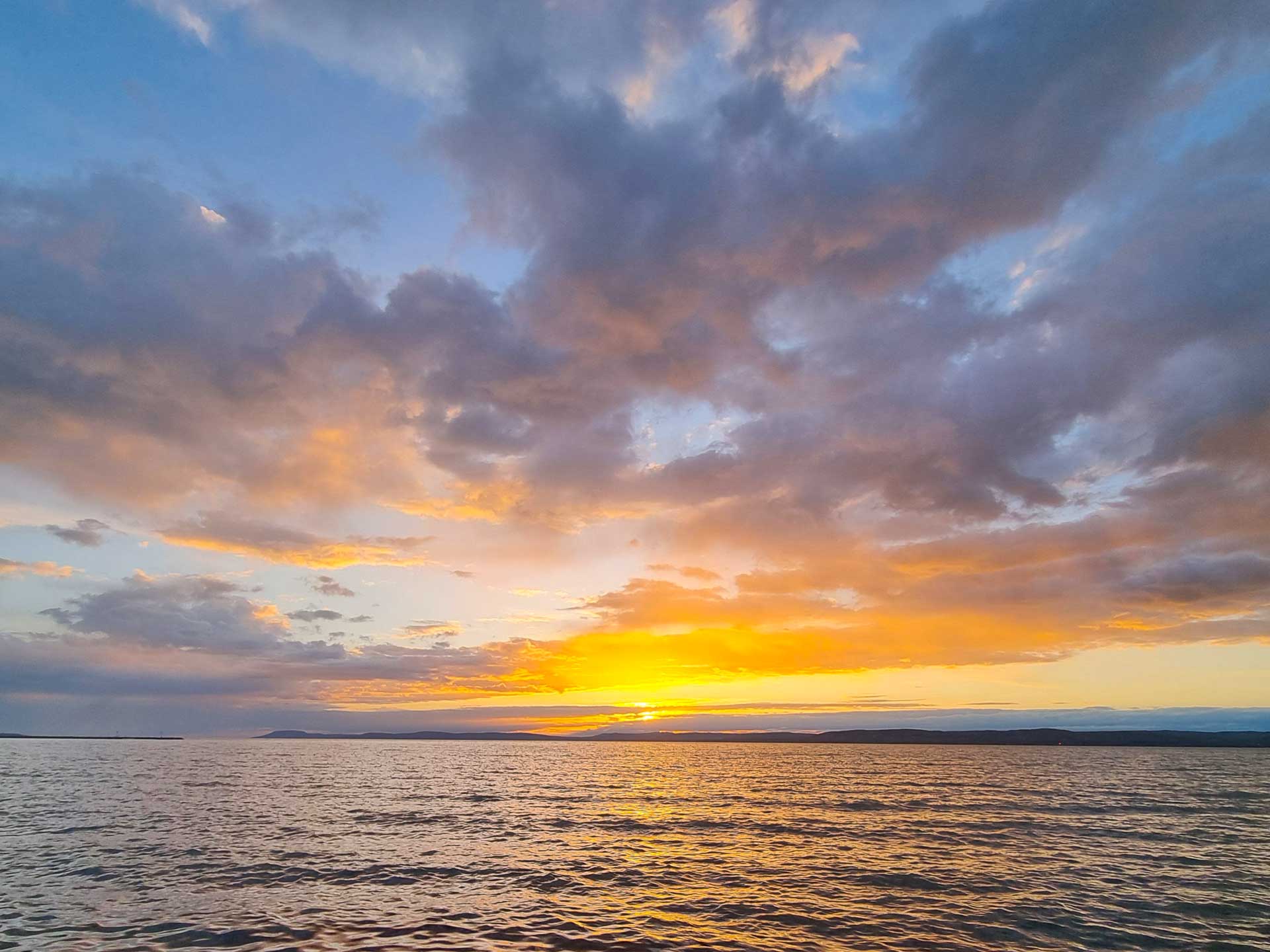 utószezon szállás naplemente Balaton Zamárdi Mirabella Camping